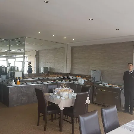 Kent Hotel 3*