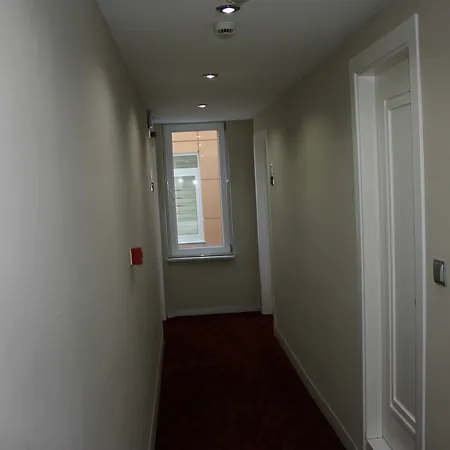 Kent Hotel 3*